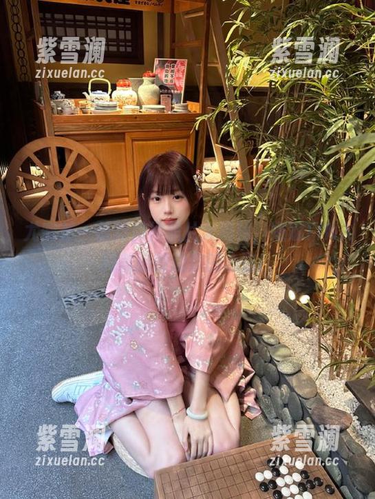 尤蜜荟-娜娜TINA 尤蜜荟 - 最新旗袍照片大揭秘,娜娜TINA用美丽撩动你的心弦!