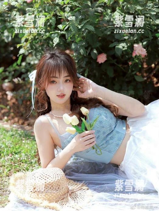 尤蜜荟-左冰Queen 尤蜜荟 - 观看左冰Queen的黑丝写真,领略她在摄影中绽放的独特风采与动人魅力。