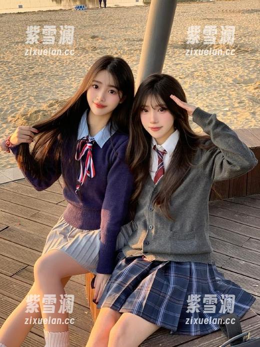尤蜜荟 - 观看艾静香的制服写真原图，感受她独特的气质与无可比拟的时尚感！