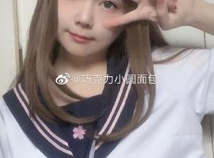 海边的巧克力小圆面包高清写真，捕捉美好瞬间