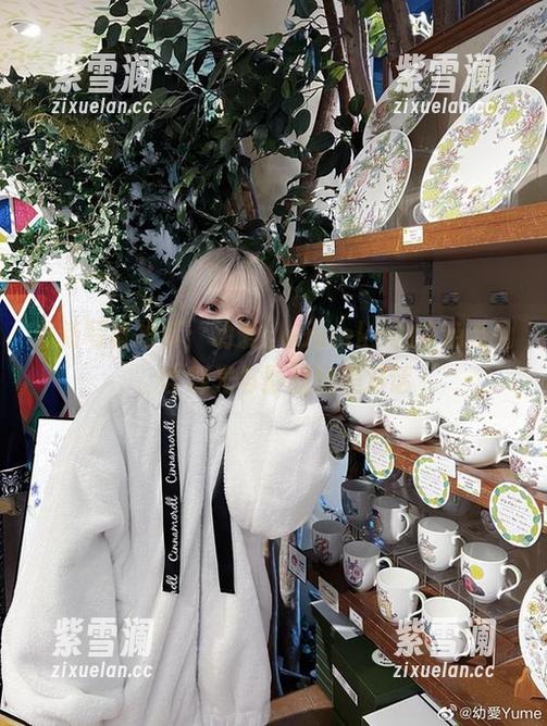 幼爱youmeko 最新写真推荐:幼爱youmeko的白色系列,诠释光与影的绝美对话