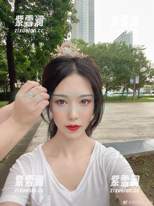 肆意绽放：抖娘利世的高清美图系列，野猫风格尽显狂野魅力