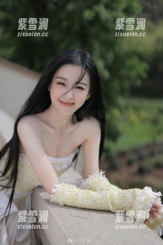 推女神-欧尼anne 推女神 - 欧尼anne校园写真精选:捕捉青春的光影,绽放校园的无限可能