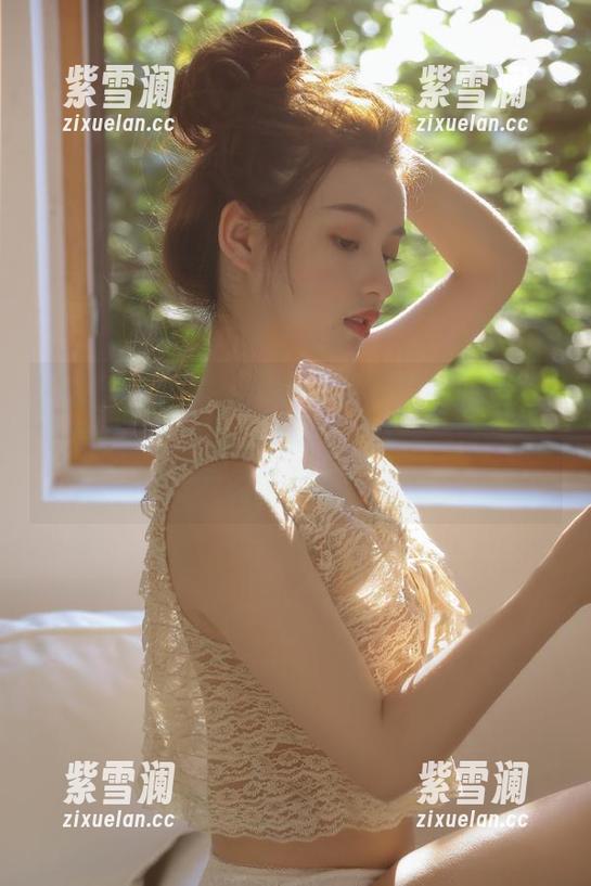 推女神-雨婷goddess 推女神 - 雨婷goddess旗袍写真:明明只是在拍照,却让我感觉变成了名媛大赛的参赛者!