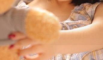 星颜社 – 姚沐迪的比基尼写真集，下载获取她的完美海滩魅力！