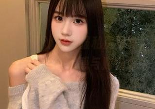 星颜社 – 潘思沁的制服私房写真，瞬间点燃你的时尚灵感与购物欲！
