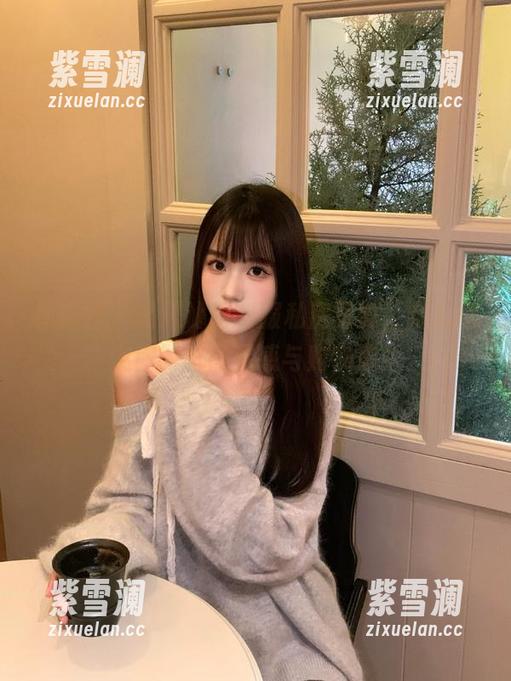 星颜社-潘思沁 星颜社 - 潘思沁的制服私房写真,瞬间点燃你的时尚灵感与购物欲!