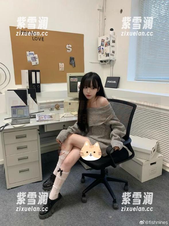 星颜社-王婉悠Queen 星颜社 - 泳池中的清爽诱惑:王婉悠Queen私拍图集引发视觉盛宴