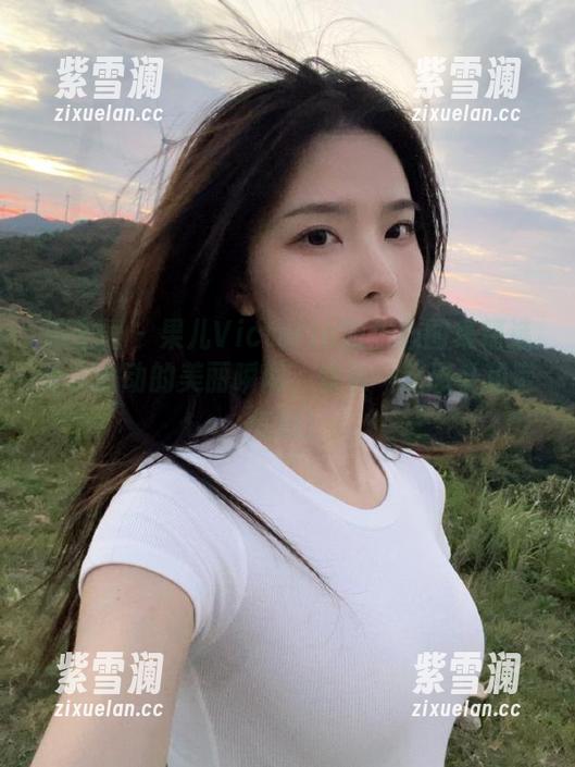 果儿Victoria 微密圈 - 果儿Victoria的甜心图集精选令人心动的美丽瞬间,快来一起感受甜蜜气息!