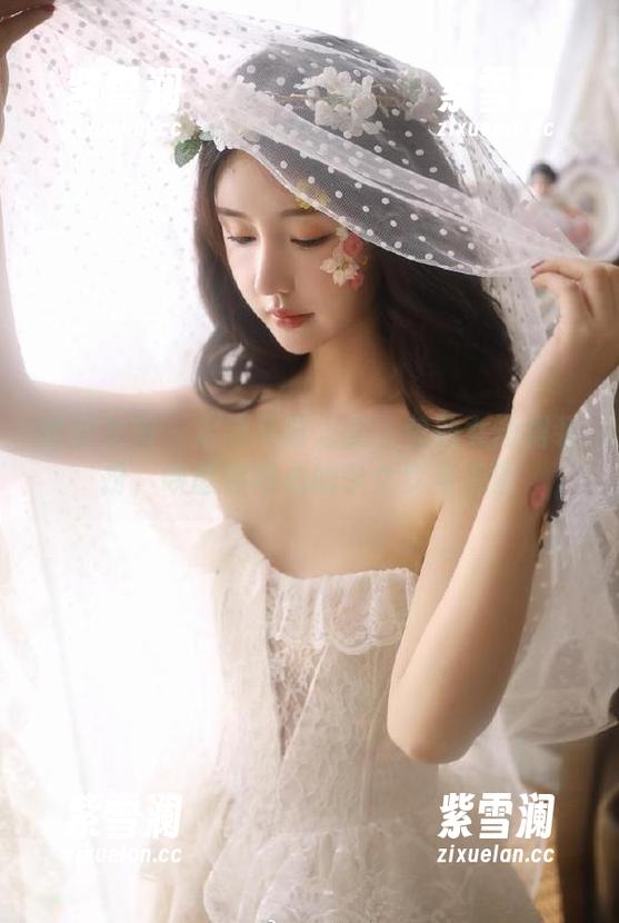 梦丝女神-莹仙女 梦丝女神 - 定制写真之美:莹仙女短裙装扮,唤醒你内心的少女梦与浪漫