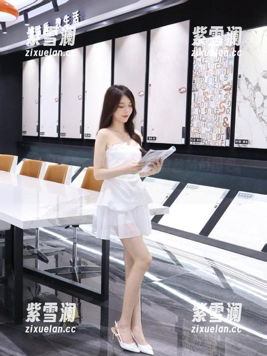 森萝财团 森萝财团最新红色格子裙白丝MM图包,温暖你的心灵