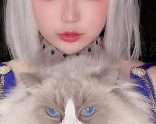 每一寸都动人：椒妮佐仁裸足系列原图与精美套图大赏