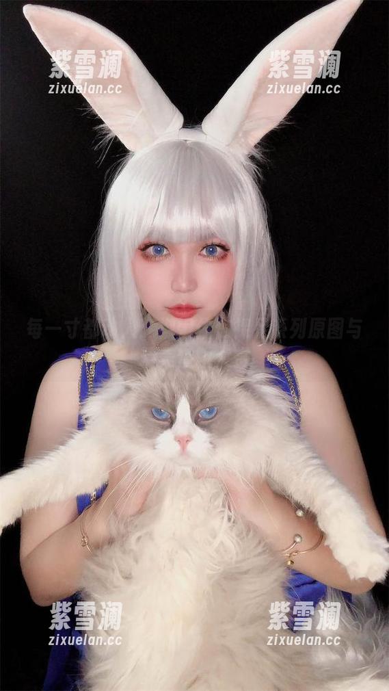每一寸都动人：椒妮佐仁裸足系列原图与精美套图大赏
