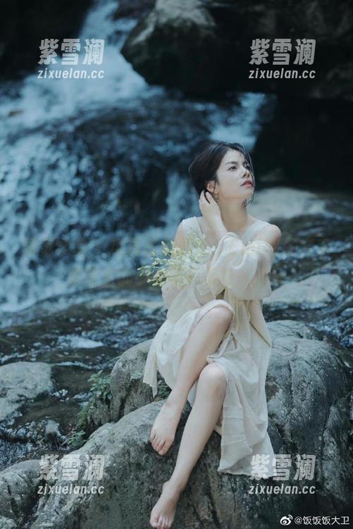 模范学院-Emily顾奈奈酱 模范学院 - 精选最新图库:Emily顾奈奈酱带来的少女写真集让人心动