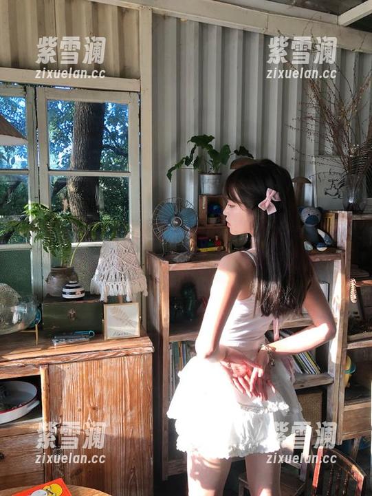 模范学院-lingyu69 模范学院 - 通过黑白摄影,lingyu69私房作品图片展示内心的温柔与力量