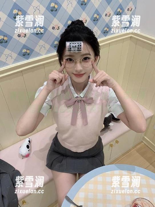 模范学院 - 陈怡曼女孩写真精选，带你领悟她那独特的艺术视角与风情