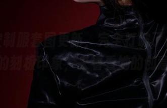 浅安安制服套图更新，完全打破了传统制服的刻板印象，来看看她的创意！