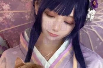 当泳衣遇上写真，浅野菌子的壁纸作品绝对让你眼前一亮！