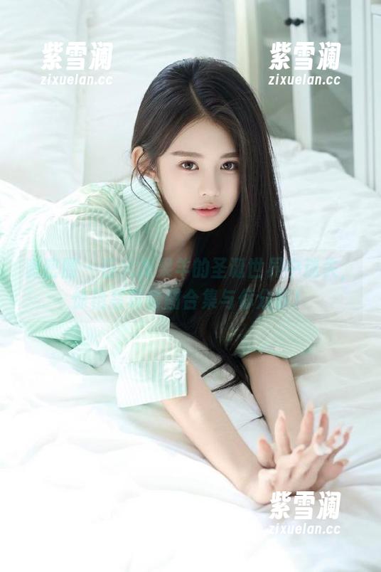 火龙果羊 微密圈 - 在火龙果羊的圣诞世界中迷失,惊艳写真套图合集与你分享!