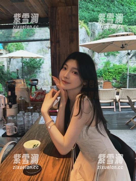 爱美足-琦琦 爱美足 - 最新琦琦连衣裙图包亮相,潮流与经典完美融合不容错过!