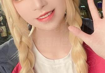 原图尽显真实：“爱老师phd”女友的无圣光写真，恍若隔世的清新之美