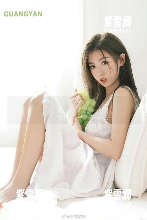 物恋传媒 - 想想与风里柠檬草：轻松打造清新壁纸的写真体验