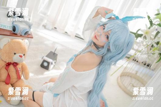 狐萝卜呦 回忆里的校园:狐萝卜呦带来的高清校服COS,展现青春的无限可能