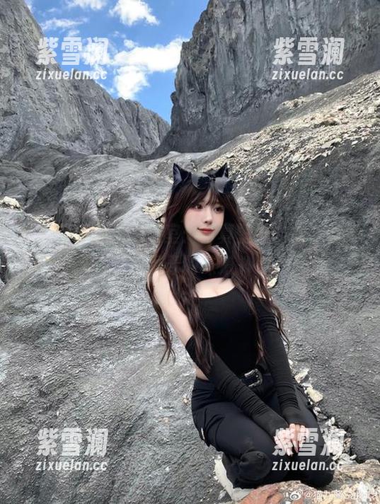 猫九酱 猫九酱带你走进教室:写真壁纸合集,畅享青春的味道