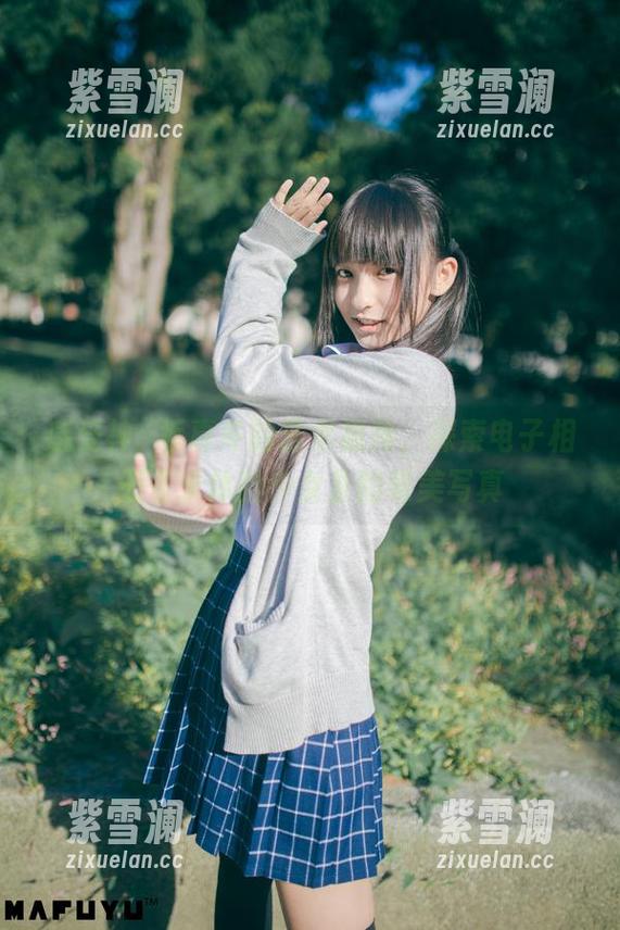 神楽坂真冬 感受神楽坂真冬的艺术视角,探索电子相册《未体验少女》的唯美写真