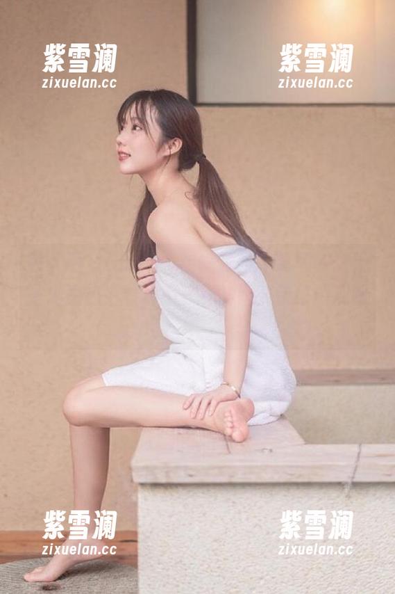 秀人网 - Cherry樱桃酱的眼镜写真：无圣光图包中看见不一样的她，快来围观吧！
