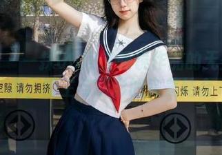 秀人网 – 一探UU阿文眼镜作品的无圣光魅力，博主与摄影的完美结合