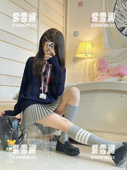秀人网-会飞的小虎牙 秀人网 - 翻开会飞的小虎牙的私房图集,看看油亮背后的搞笑故事!