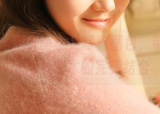 秀人网 – 周大萌美足写真图包，带你领略时尚与艺术的完美结合