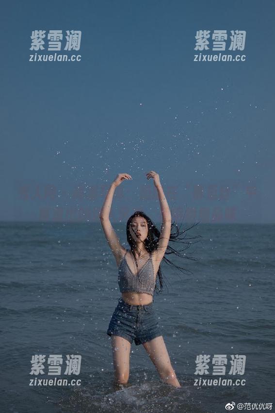 秀人网 - 高清写真：奶酥在“裤里丝”中展现出的迷人风采，值得细细品味