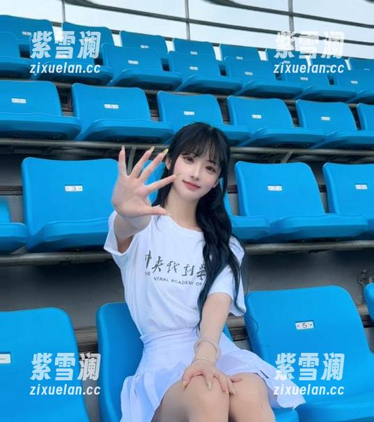 秀人网-娜比 秀人网 - 娜比瑜伽高清写真在线展览:优雅姿态带来的身心舒缓