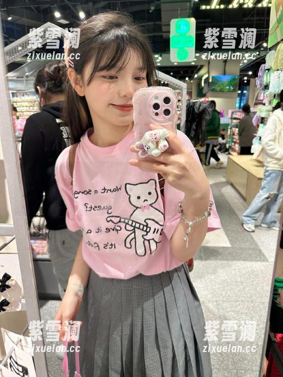 秀人网-安然anran 秀人网 - 在安然anran的旗袍图集里,精选风格展现穿越时空的优雅之旅!