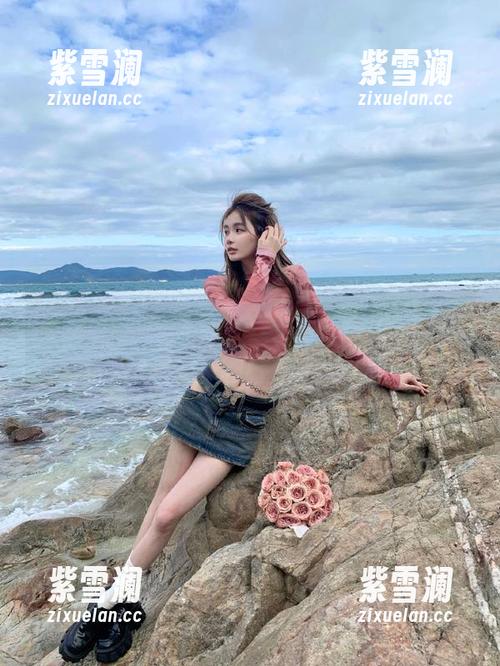秀人网 - 精选张思允Nice的眼镜美图，领略不一样的青春风采