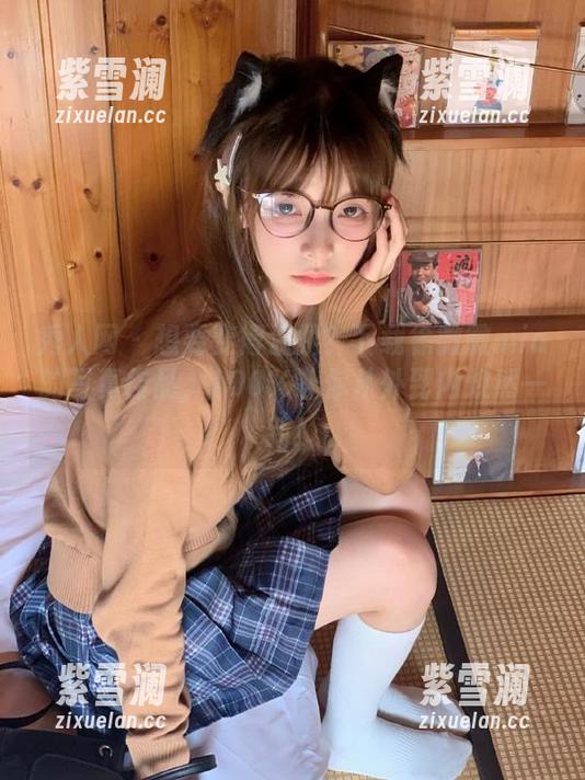 秀人网 - 想要变得温柔？下载徐微微mia的写真作品，100%让你从外到内焕然一新！