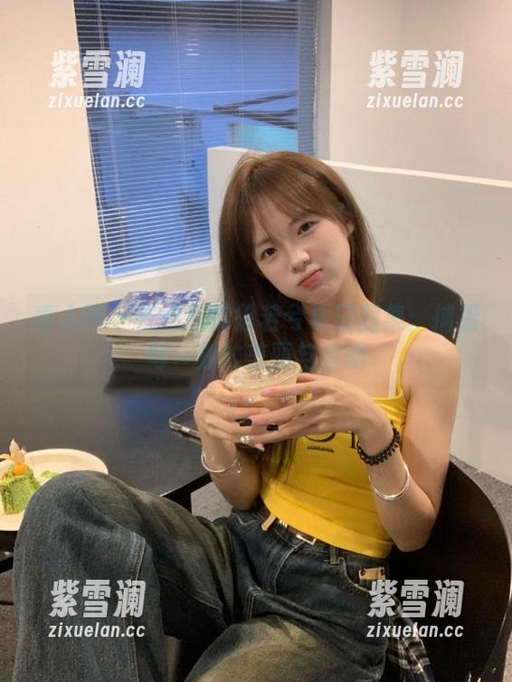 秀人网-徐若兮 秀人网 - 在线欣赏徐若兮夏日图集:捕捉每一刻的美丽与清新