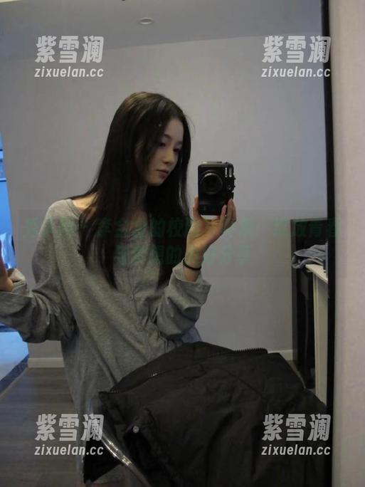 秀人网-李金金 秀人网 - 李金金的校园写真集:绽放青春与梦想的美好分享