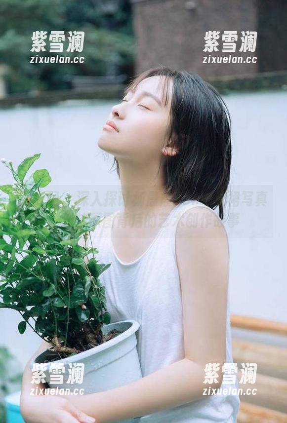 秀人网 - 深入探讨杨晨晨Yome长裙写真：独特原图背后的艺术创作故事