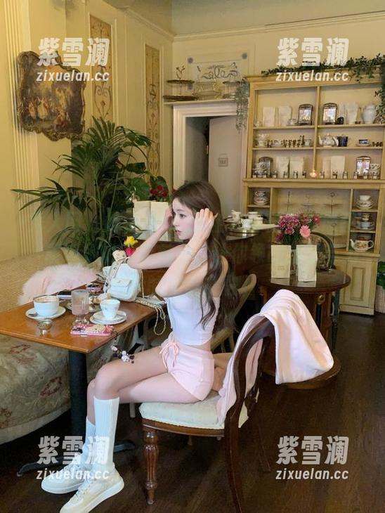 秀人网-林子欣reya 秀人网 - 林子欣reya全套温柔写真原图,展现她的多变魅力,让你领略温柔与力量的完美交融。