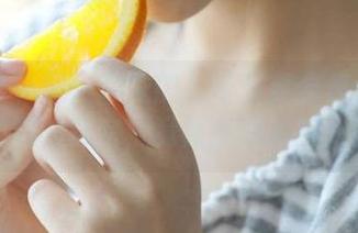 秀人网 – 欧阳若依的吊带写真合集：美图隐藏的秘密，竟然是她的魅力！
