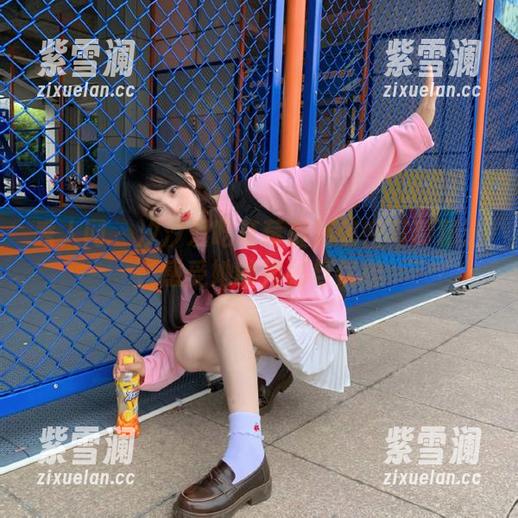 秀人网-汐汐爱吃草莓 秀人网 - 汐汐爱吃草莓最新秘密写真精选,感受她的神秘与优雅