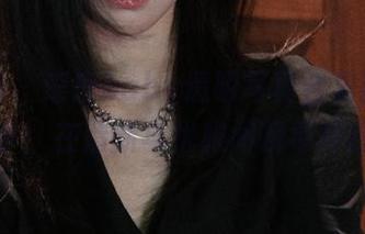秀人网 – 瑶瑶baby透明写真合集图包分享：在清新与优雅间找寻真我