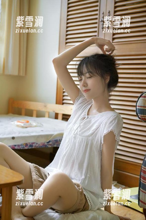 秀人网 - 章芃芃短裤写真精选合集：释放你的独特个性