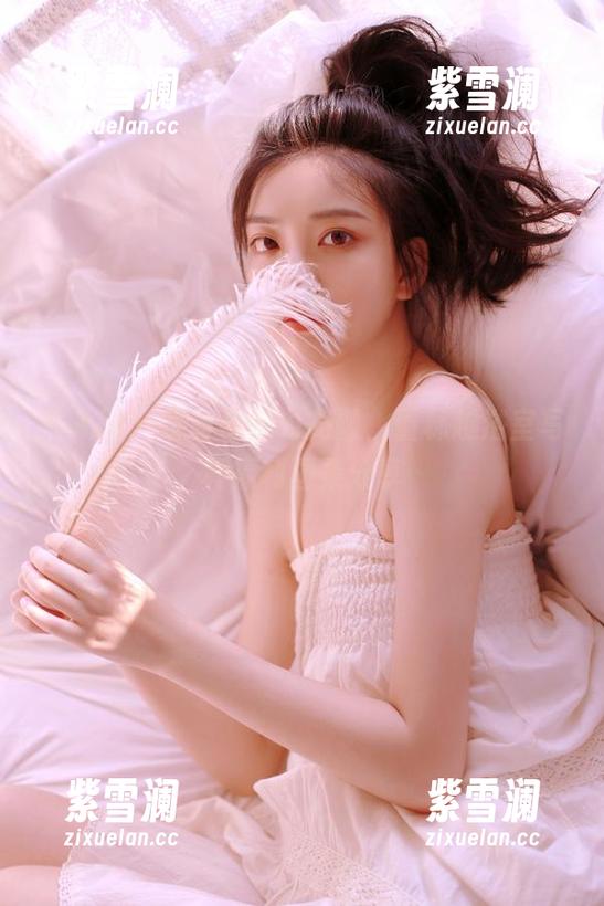 秀人网 - 优雅与魅力交融，董林越浴室写真福利图集分享