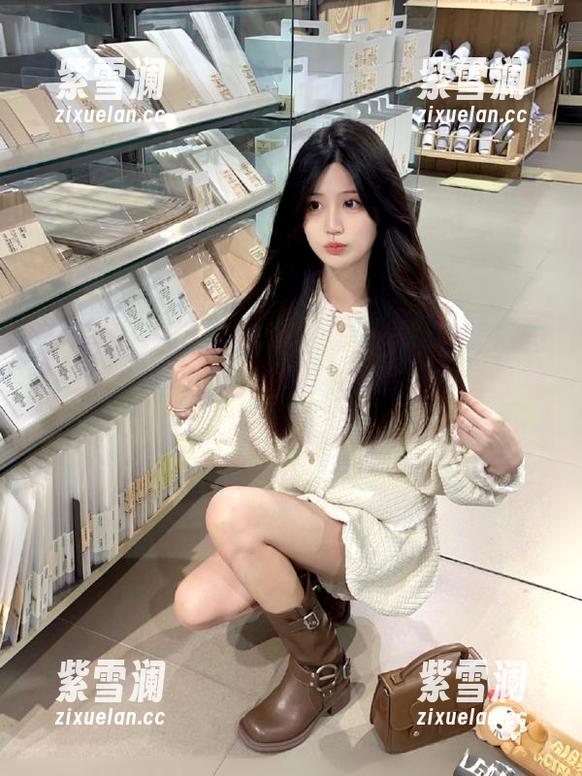 秀人网-蓝夏Akasha 秀人网 - 蓝夏Akasha献上与众不同的豹纹写真,分享动人图片,传递自然与艺术的深刻理念!