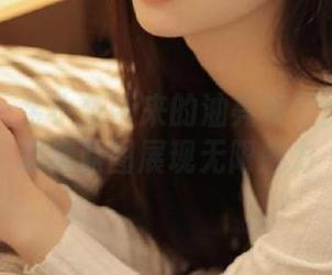 秀人网 – 金小依带来的油亮视觉盛宴：写真集原图展现无限魅力