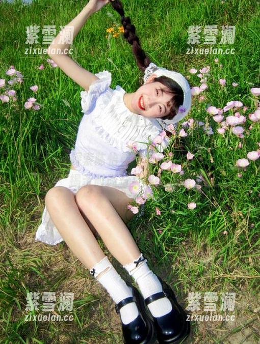 秀人网 - 探索陈怡曼最新白色写真，照片揭示时尚与灵感的碰撞